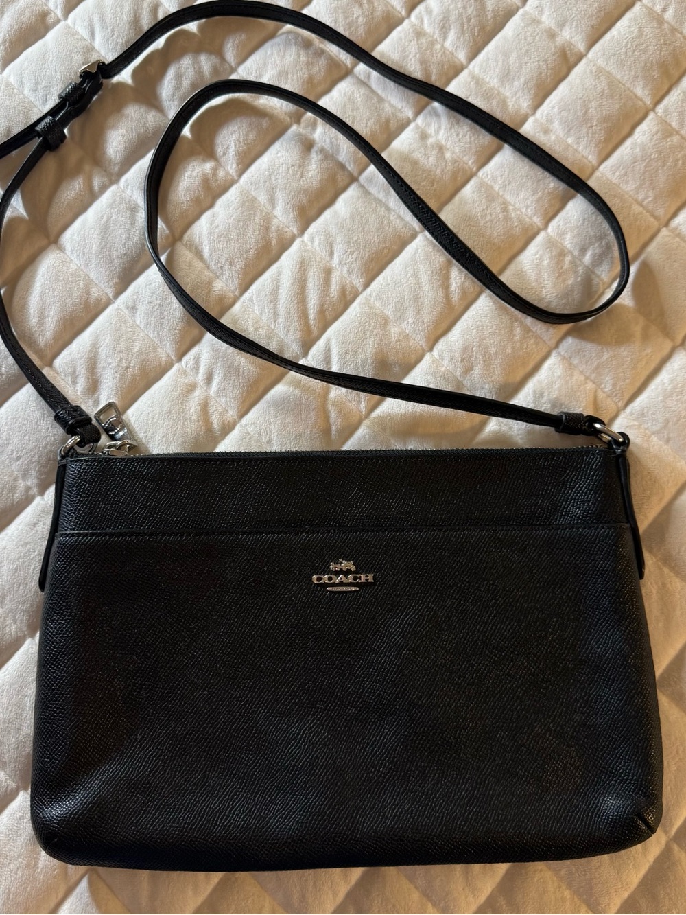 COACH Black Crossgrain Leather East West Crossbody Bag F22251 Gold Hardware